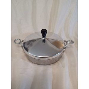 VTG Wear-Ever 8” 902 Pot Pan Aluminum Twisted Handles Made in USA w/ Silver Lid